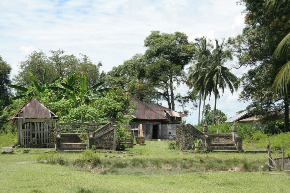Kerajaan Inderapura - bangunan bekas istana